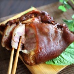 돼지 왕족발 1kg 앞다리 흑마늘 왕족발 야식 : 더프레시온