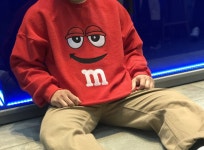 커플 디투 헤비쭈리 M&M 맨투맨 티셔츠 : 브이핏