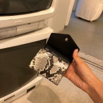 20/21 메종 마르지엘라 인벨롭월렛 스네이크 S56UI0136 P3610 H7168 : 비아모다10