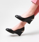 천연소가죽 국산 여성 웨지힐 펌프스 뒷굽 골드장식 키높이 굽7cm 구두 : 모닝마켓