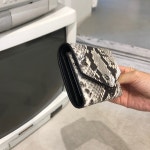 20/21 메종 마르지엘라 인벨롭월렛 스네이크 S56UI0136 P3610 H7168 : 비아모다10