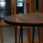 라인바테이블 원형 원목 철제 높은 스탠딩 홈바 거실 카페 인테리어 와인 아일랜드식탁 : 언니의 의자