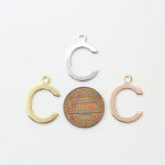 이니셜 C 펜던트 [P0078] [15.5mm x 22.5mm] : 비즈포유
