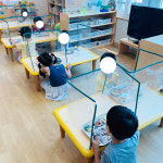 유아용 항균 책상 가림막 / 투명가림막 책상가림판 칸막이 가림판 파티션 유치원 어린이집 학교 : 한국감염관리본부