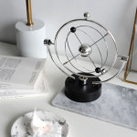 키네틱 오비탈 오나먼트 진자 탁상모빌 회전 궤도운동 스탠딩모빌 키네틱아트 무한동력 장식품 : 리스트샵