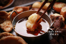 자미곱 한우대창구이 곱창구이 염통 특양 캠핑음식 요리 소스 파김치 포함 소곱창 맛집 : 자미곱 한우곱창