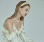 엘리자베스모먼트 버터 옐로 벨벳 머리띠 헤어밴드 / Elizabeth Moments Butter Yellow Velvet headband : 엘리모