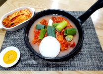 선산곱창 전골 2인분(2.2kg) 곰스패밀리 돼지 곱창집 구미맛집 밀키트 캠핑 택배 : 곰스패밀리