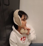 뜨개 털 귀도리 니트 방울 여성 귀마개 : 챠밍스튜디오
