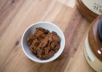 명인이 만든 명품 국산 조선 재래식 재래 전통 시골 수제 2년숙성 된장 450g 900g : 로컬푸드라이브