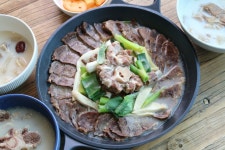 모듬수육전골 혼술안주 가족모임 사골국물 곰국 육수 도가니수육 꼬리곰탕 도가니탕 즉석조리 : 부잣집설렁탕