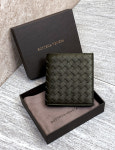 보테가 베네타 카키 인트레치아토 스몰 바이폴드 지갑 / BOTTEGA VENETA KHAIKI INTRECCIATO SMALL BI-FOLD WALLET [222338 3347]... 