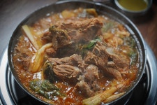 뼈의전설 감자탕 (국내산 생등뼈) 2인분 : 뼈의전설