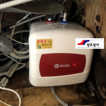 에이오스미스 전기온수기 15리터 EHSKB-015 소형 : 성 우 상 사