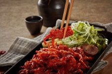 홀랑닭발 200g 무뼈 닭발  밀키트 캠핑 택배 야식 음식 간편 숯불  맛집 뼈없는  안주 양념 : 홀랑닭발