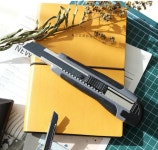 커터칼 블랙 고탄소강 대형 사무용 휴대용 가정용 문구 공예 공작 미술 창작 보드지 판지 두꺼운 지류 절삭 : 반짝반짝 상점