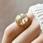 14K 15mm 브라질 골든 루틸라이트 침수정 오벌 캐보션 반지 : 이꼬르젬므