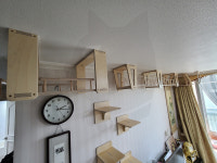 캣워커 고양이 벽타워 선반 숨숨집 구름다리 원목 놀이터 인테리어 마포 아파트 거실 시공 패키지 : 플레이캣