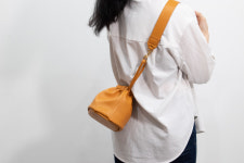 Goat bucket bag Small / Ma Yellow : 콩테스튜디오