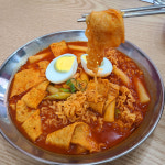신가네 라볶이 매운떡볶이 매떡 즉석 국물 밀키트 수제소스 (1+1) : 신가네 매운떡볶이