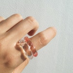 5color 아크릴 웨이브 투명 반지 : 프롬희나