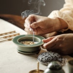 [다도 다구 청자향로] 예향원 경덕진 월요청자 순동덮개 삼족 향로 E-9228 : 예향원