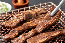 로움 초이스등급 소 LA양념갈비 1팩 2kg  3인분 냉면 엘에이 캠핑 집들이 생일상 손님상 : SB미트마켓