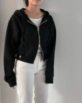 2Way crop hood zip up 투웨이 크롭 후드집업 : 드브니르 Devenir