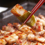 1등급 이상의 숙성 한돈 캠핑고기세트 1kg/2kg 삼겹살 떡목살 돈마호크 녹차 먹인 돼지 : 미트레시피