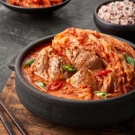뚱자마켙 국내산 돼지고기 김치찜 1kg 칼칼한 음식 요리 : 뚱자마켙