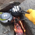 2020 새로운 야외 캠핑 냄비 랙 광장 304 스테인레스 스틸 바베큐 메쉬 간단한 장작 바베큐 그릴 야외 도구 : 모아모아95