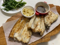풍천 민물 장어 국내산 자포니카 초벌 1kg(손질후700g~750g)+소스2종,생강 : 으뜸장어