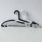 목 늘어남 방지 화이트 블랙 모던 옷걸이 3p세트 : 워츠코34