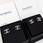 당일발송 샤넬 귀걸이 CC로고 실버 이어링 : 리즈 파리