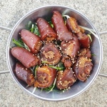 국내산 쫀득 돼지꼬리 300g 찜 구이 족발 양념 꼬리족발 혼술 안주 : 농부의 바구니
