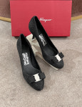 살바토레 페라가모 까를라 스터드 바라보우 펌프스 힐 / SALVATORE FERRAGAMO CARLA STUD VARA BOW PUMPS HEEL [01Q512] : 프랑크뮤즈