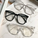 드마라 그해 우리는 최우식 최웅 같은 투명테 얼굴 큰사람 작아보이는 안경 안경테 : 임즈