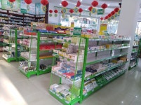 과자 빵 편의점 진열대 매대 슈퍼마켓 선반 단면 모자 상점 약국 약국 상품 상점 선반 : 우주최강상점