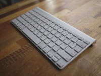 [애플 리퍼]애플 매직키보드 A1314 무선 블루투스 고강도 알루미늄 라이트닝 한/영 A급 중고 : 뉴딕션 몰