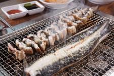 신계동 장어홈 국산 자포니카 민물장어 1kg : 장어홈