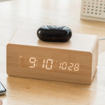 플라이토 우드 무선충전 데이트 LED 탁상시계+USB아답터 (메이플,블랙) : 인사이드몰