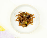 고소하고 부드러운 견과류 우엉채 조림 500g : 젓갈이야기