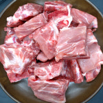 퀸미트 국내산 냉장 돼지등뼈 반마리 통구성 / 재구매 많은 생등뼈 2kg내외 : 퀸미트