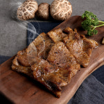 조선곳간 돼지 양념 목살 갈비 수제 왕구이 500g : 조선곳간