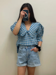 GANNI 여성 시어서커 체크  브이넥 러플 블라우스 F6853 : 뉴욕클로젯