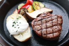 이도미소 한우 안심 200g 300g 투뿔 1++ : 이도미소 명품한우