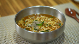 [국수이야기] 집에서 즐기는 물가자미 비빔국수 + 포항칼국수 각 1팩씩 총2팩 : 주식회사 국수이야기