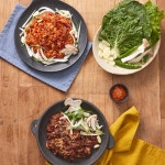 양념오리불고기 4인분(650g x 2팩),간장주물럭 4인분(550g x2팩)야채쌈채소포함 : 뒷골생오리