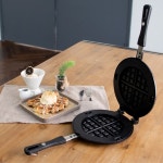 국산 와플팬 크로플 샌드위치 토스트팬 윤스테이 캠핑 원형 크로플기계 디저트만들기 홈베이킹 : 토탈 리빙 스토어