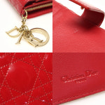[중고명품 미스터문] Dior(크리스챤디올) S0027OVRB 레드 페이던트 까나쥬 금장 레이디 디올 에덴 반지갑 [중고명품매입] : MISTER MOON